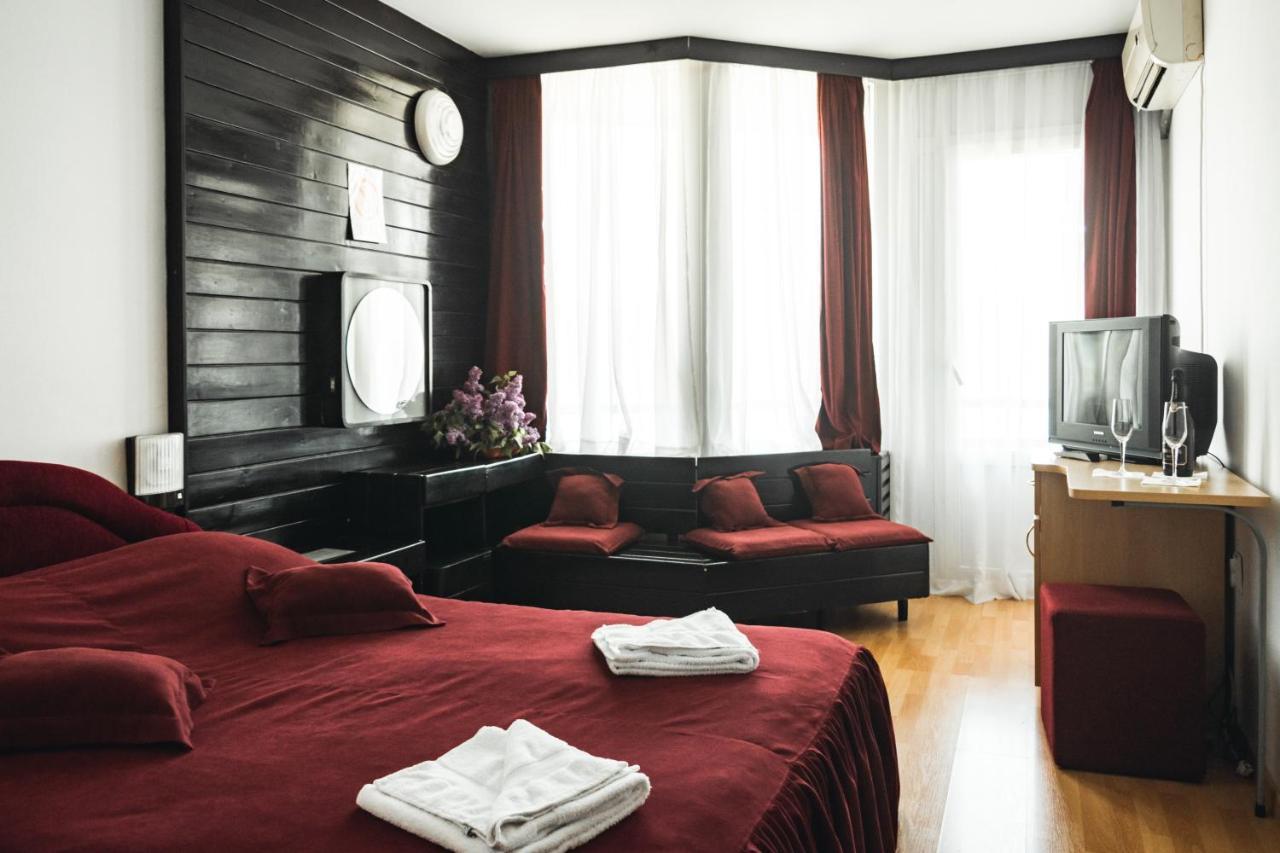 Hotel Lepenski Vir Donji Milanovac Buitenkant foto