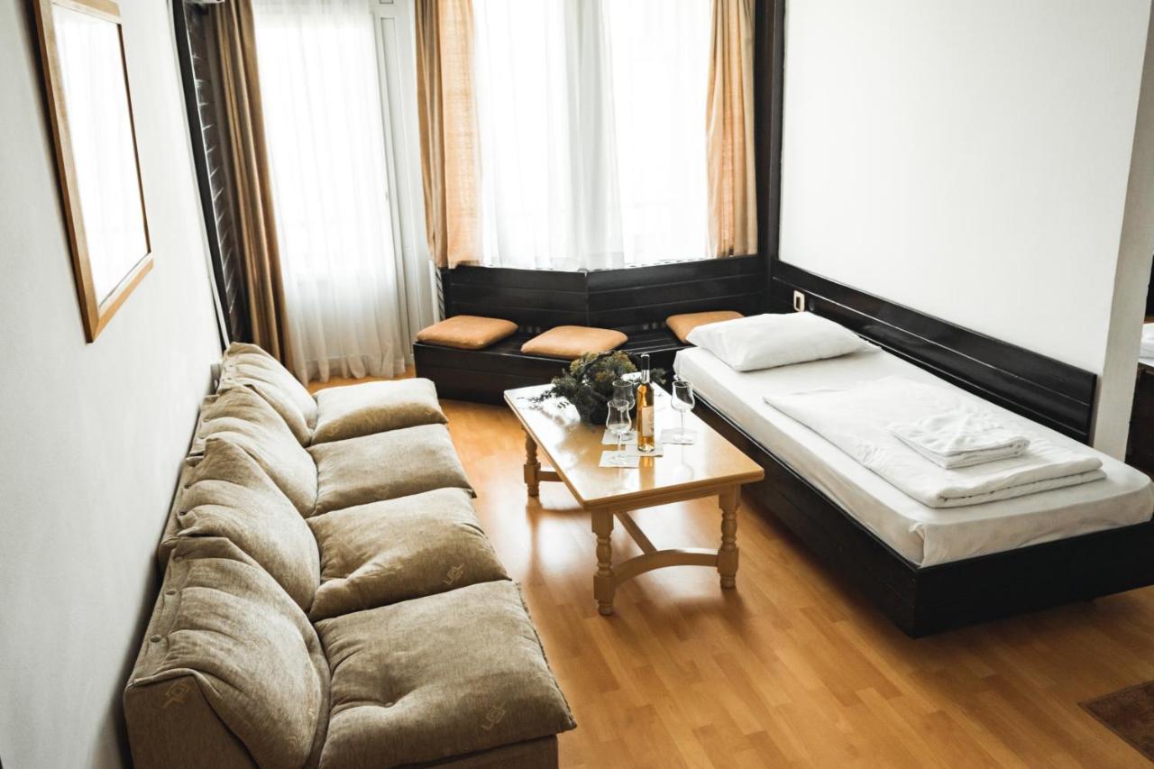 Hotel Lepenski Vir Donji Milanovac Buitenkant foto