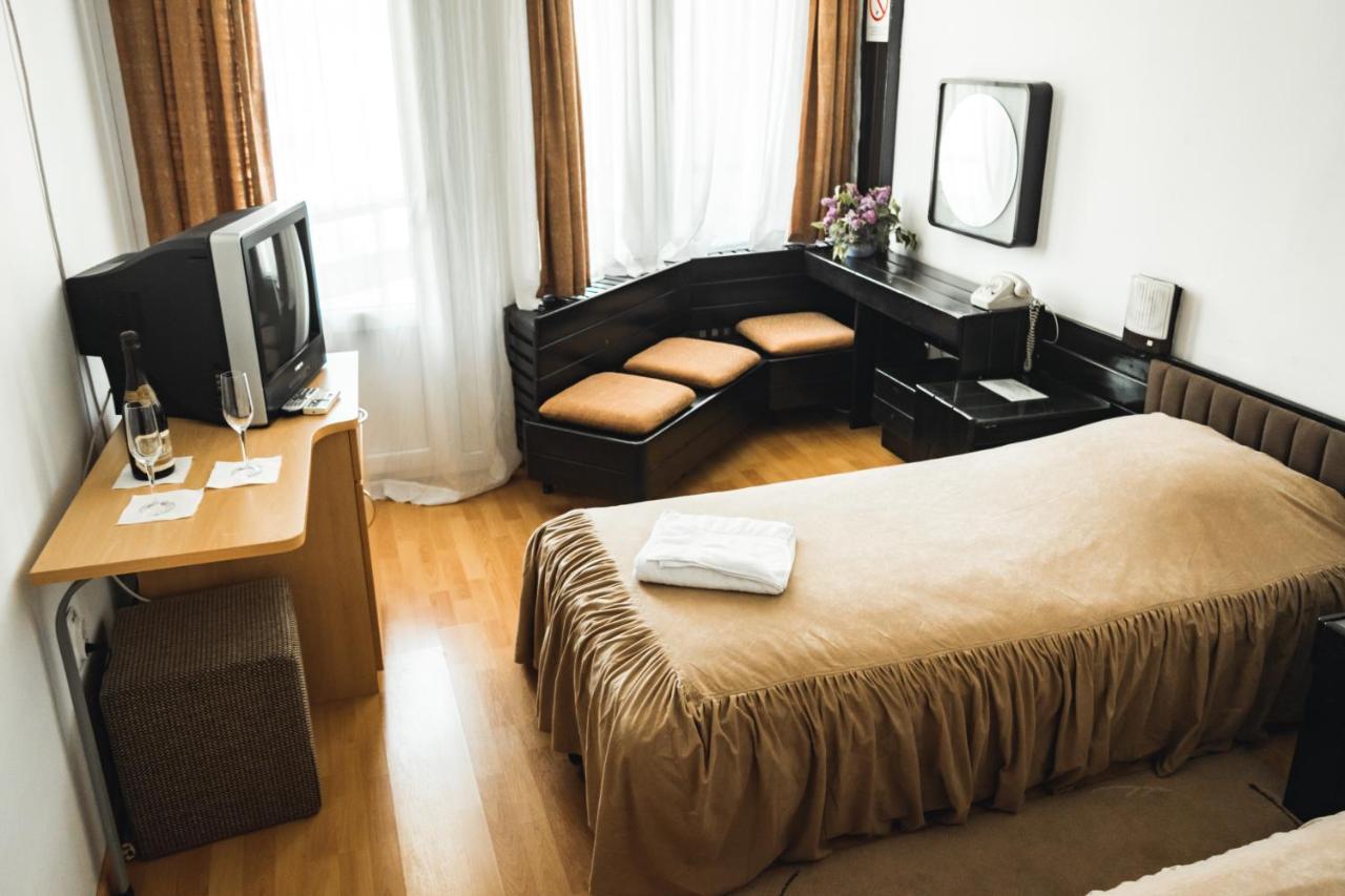 Hotel Lepenski Vir Donji Milanovac Buitenkant foto