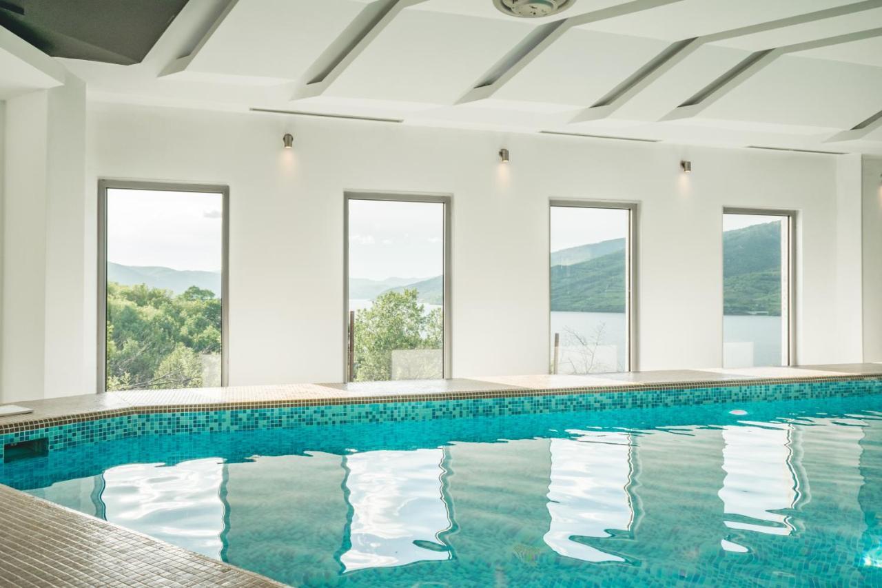 Hotel Lepenski Vir Donji Milanovac Buitenkant foto